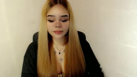 MAXXINE online show from 12.22.25