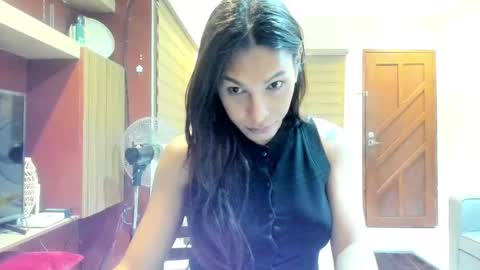 Snapshot of preciousisland chatting on 01.04.25 Paula online show from 01.04.25
