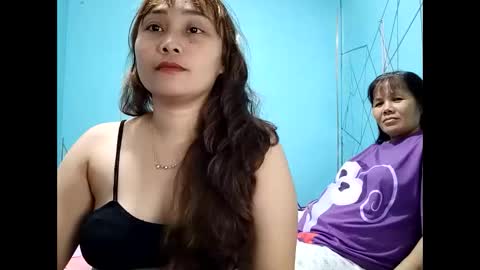 Snapshot of preggyliz chatting on 02.10.25 preggyliz online show from 02.10.25