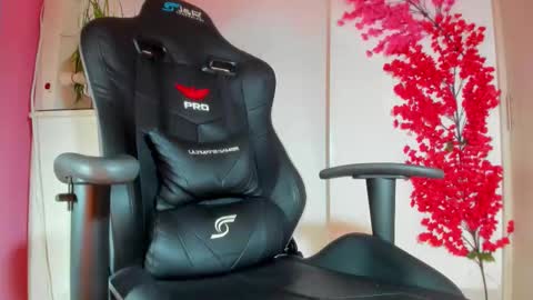 PRESSURE online show from 03.23.26