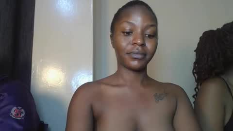 Snapshot of prettie_dee chatting on 11.03.25 Bad gurl Riri online show from 11.03.25