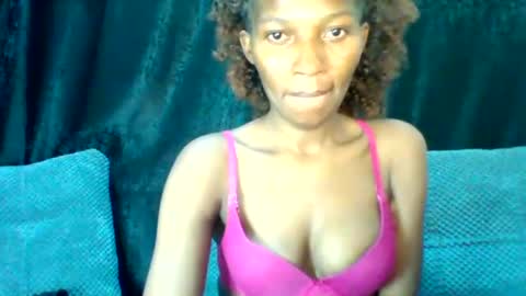 Snapshot of prettie_petitee chatting on 07.14.26 prettie_petitee online show from 07.14.26