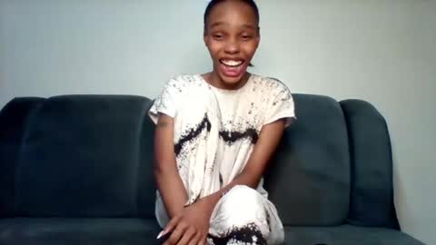 pretty253 online show from 10.14.25