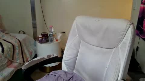 Yasmine pretty online show from 11.25.25