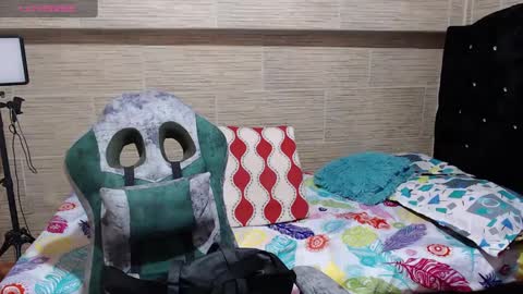 pretty_cristal22 online show from 01.07.25