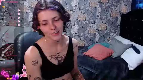 Snapshot of pretty_cristal22 chatting on 05.05.26 pretty_cristal22 online show from 05.05.26