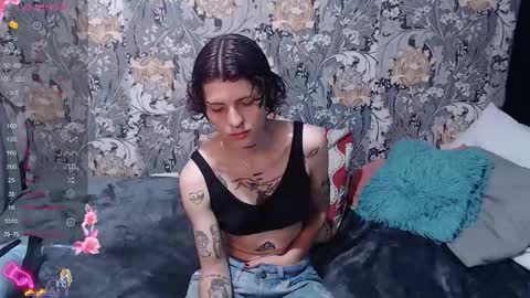 Snapshot of pretty_cristal22 chatting on 05.24.26 pretty_cristal22 online show from 05.24.26