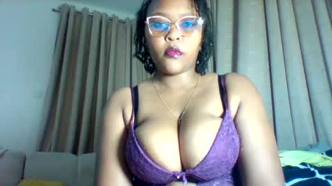 Snapshot of pretty_dee1 chatting on 07.29.26 pretty_dee1 online show from 07.29.26