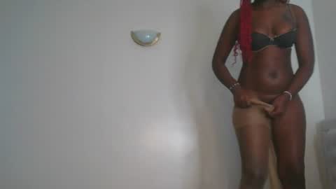 Snapshot of pretty_empress chatting on 06.29.26 pretty_empress online show from 06.29.26