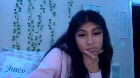 Snapshot of pretty_girl828687 chatting on 11.04.25 pretty_girl828687 online show from 11.04.25