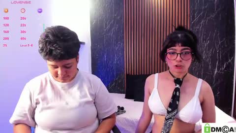 Snapshot of pretty_honey22 chatting on 05.16.26 pretty_honey22 online show from 05.16.26
