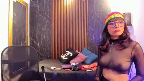 pretty_honey22 online show from 06.27.26