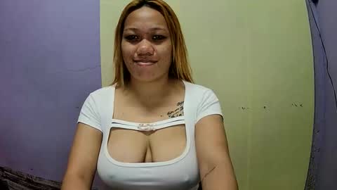 pretty_lyn08 online show from 02.11.26