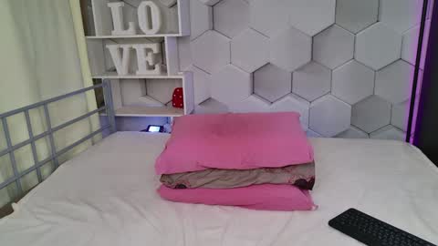 Snapshot of pretty_marta chatting on 12.27.24 Pretty Marta online show from 12.27.24