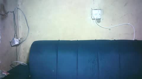 pretty_milan online show from 12.21.25