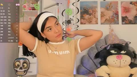 Snapshot of pretty_millie chatting on 10.07.25 Ig skyend.x online show from 10.07.25