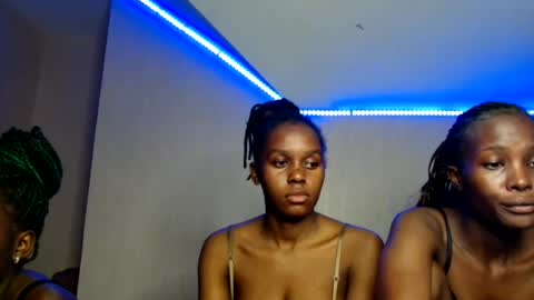 Snapshot of pretty_nyra chatting on 06.18.26 Nyra online show from 06.18.26