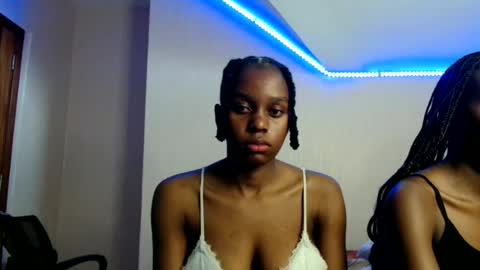 Snapshot of pretty_nyra chatting on 06.25.26 Nyra online show from 06.25.26