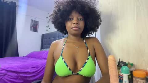 Snapshot of pretty_peaches chatting on 12.15.25 Pretty peaches online show from 12.15.25