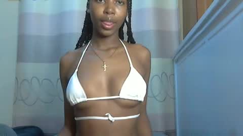 pretty_petite24 online show from 12.11.24