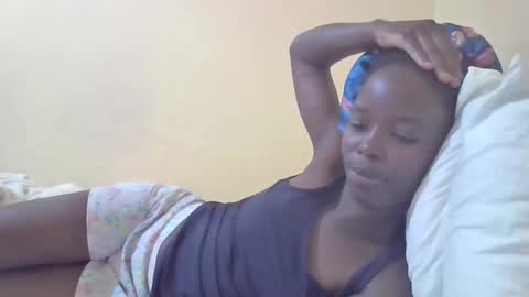 pretty_petite_ebony online show from 01.14.25