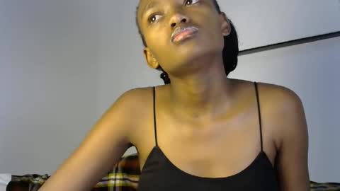 Snapshot of pretty_queennie chatting on 05.12.26 Pretty doll online show from 05.12.26