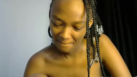Snapshot of pretty_queennie chatting on 05.27.26 Pretty doll online show from 05.27.26