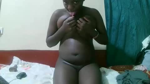 Snapshot of pretty_tiffany1 chatting on 12.02.25 pretty_tiffany1 online show from 12.02.25