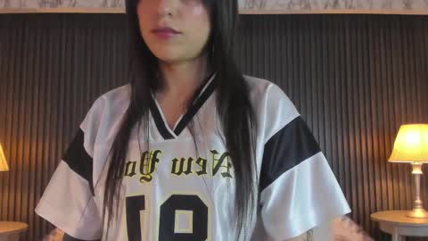 Snapshot of prettybullet chatting on 10.06.25     GTM-5         online show from 10.06.25