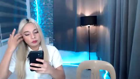 Snapshot of prettycumnotes69 chatting on 02.18.25 ASHLEY online show from 02.18.25