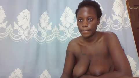 Snapshot of prettydarkskin002 chatting on 02.13.25 SHANIA online show from 02.13.25
