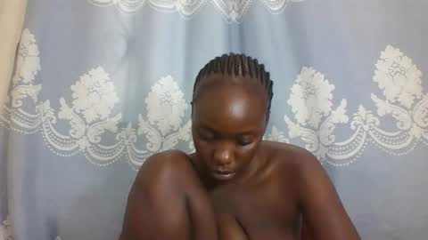 Snapshot of prettydarkskin002 chatting on 02.15.25 SHANIA online show from 02.15.25