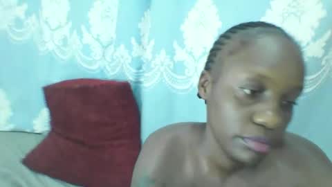 Snapshot of prettydarkskin002 chatting on 02.18.25 SHANIA online show from 02.18.25