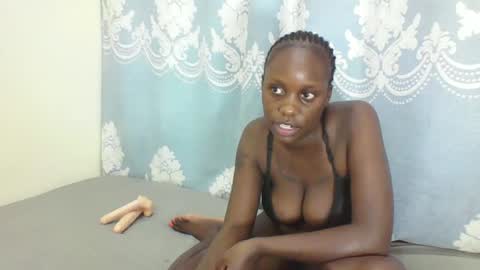Snapshot of prettydarkskin002 chatting on 02.20.25 SHANIA online show from 02.20.25