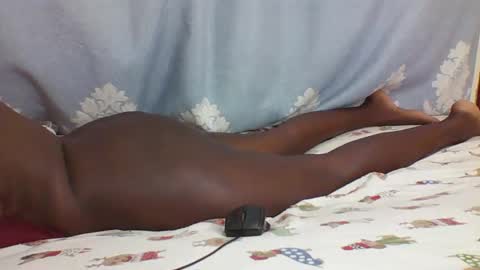 Snapshot of prettydarkskin002 chatting on 02.23.25 SHANIA online show from 02.23.25