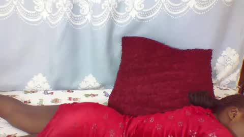 Snapshot of prettydarkskin002 chatting on 03.01.25 SHANIA online show from 03.01.25
