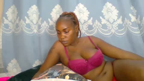 Snapshot of prettydarkskin002 chatting on 09.28.25 SHANIA online show from 09.28.25