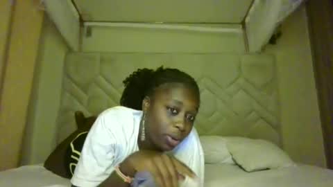 Snapshot of prettydulce chatting on 05.02.26 prettydulce online show from 05.02.26