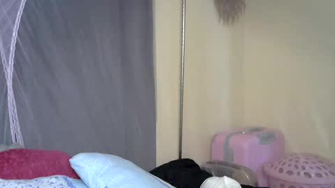 Snapshot of prettyelli chatting on 12.09.24 Elii online show from 12.09.24