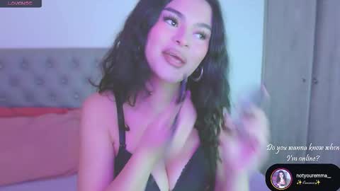 Snapshot of prettyemma_ chatting on 12.04.25 Emma online show from 12.04.25