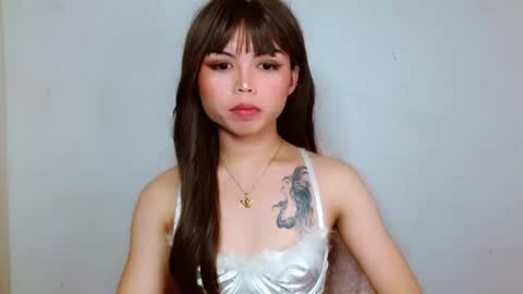 Snapshot of prettyjulian chatting on 12.13.24 SEXY JULIA online show from 12.13.24