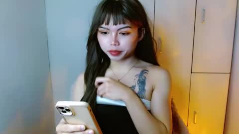 Snapshot of prettyjulian chatting on 01.27.25 SEXY JULIA online show from 01.27.25