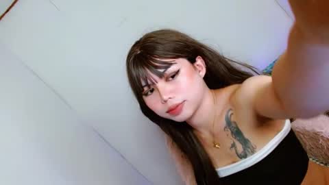 Snapshot of prettyjulian chatting on 02.09.25 SEXY JULIA online show from 02.09.25