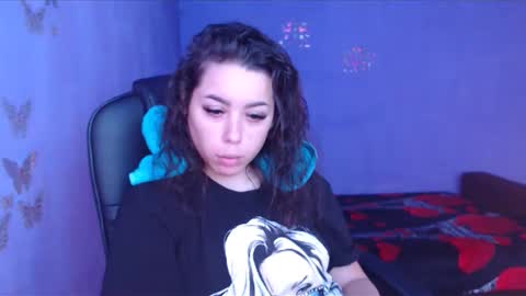 Snapshot of prettyjulliette chatting on 12.19.24 prettyjulliette online show from 12.19.24