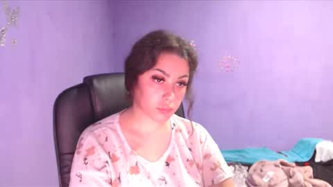 Snapshot of prettyjulliette chatting on 12.19.24 prettyjulliette online show from 12.19.24