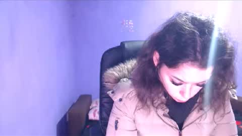 Snapshot of prettyjulliette chatting on 12.28.24 prettyjulliette online show from 12.28.24