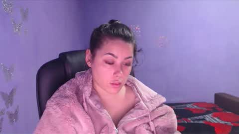Snapshot of prettyjulliette chatting on 01.07.25 prettyjulliette online show from 01.07.25