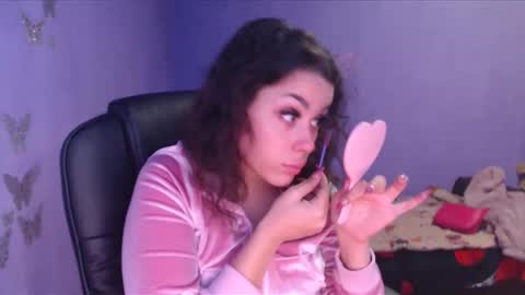 Snapshot of prettyjulliette chatting on 01.10.25 prettyjulliette online show from 01.10.25