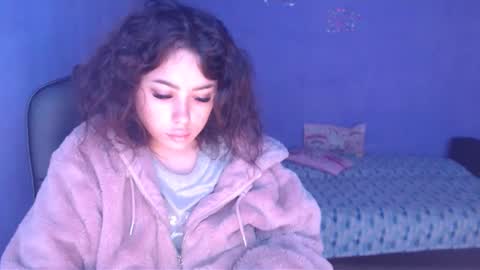 Snapshot of prettyjulliette chatting on 02.12.25 prettyjulliette online show from 02.12.25