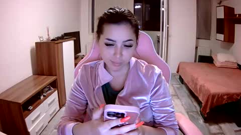 Snapshot of prettyjulliette chatting on 10.03.25 prettyjulliette online show from 10.03.25